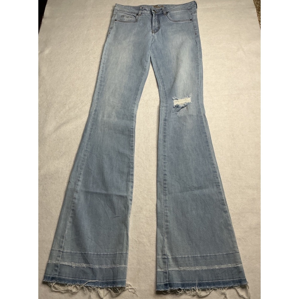 ELA Jeans Womens Light Wash Distressed Flare Jeans SZ 6 Raw Hem Distressed Knee